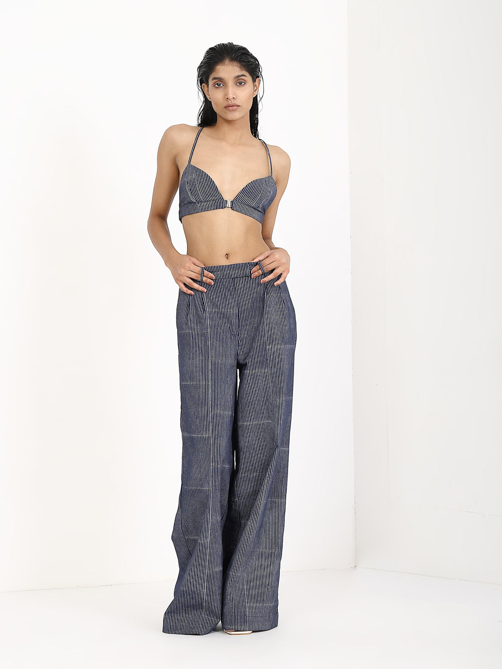 DEMI SET